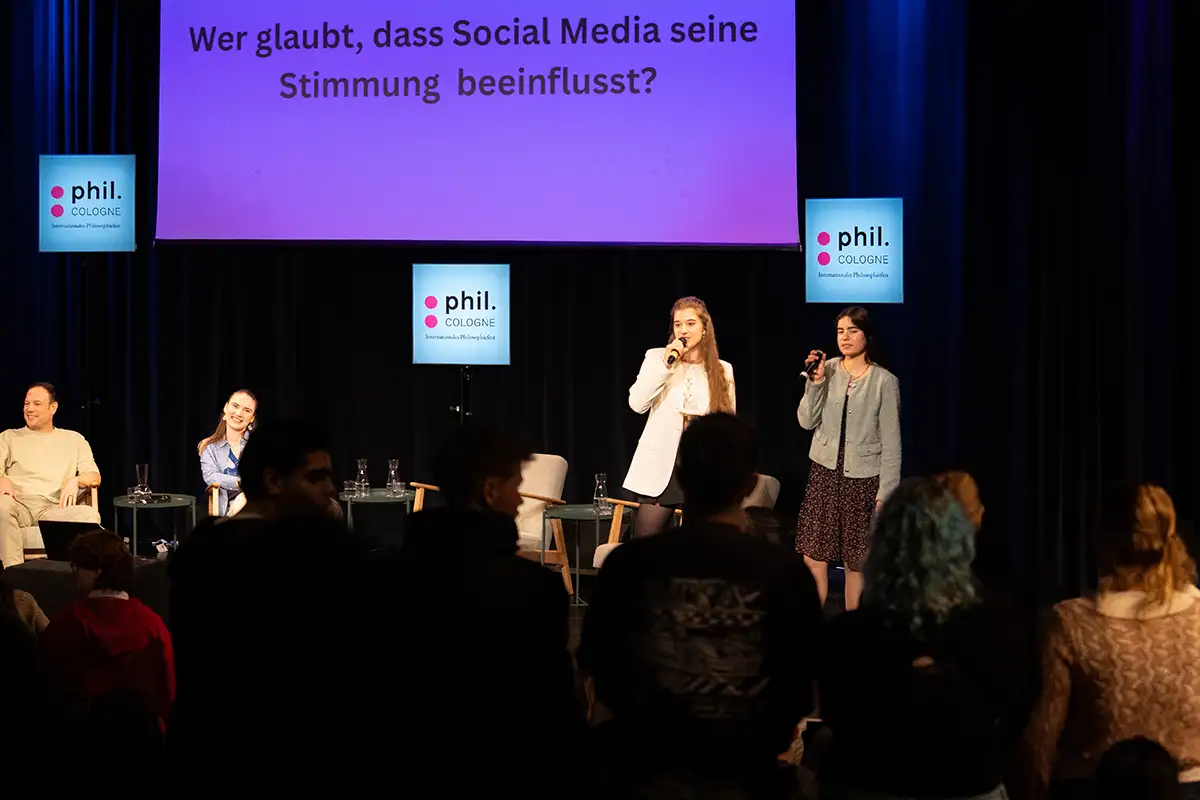 Bühne und Publikum bei der phil.COLOGNE